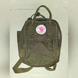 Fjällräven Kånken Mini Olive Green Backpack